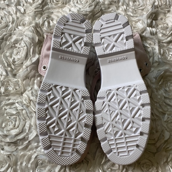 New Converse size 7 high top fuzzy sneakers - Picture 3 of 6